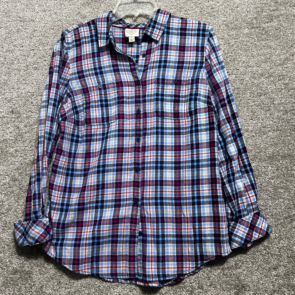 St. John’s Bay Woman’s Blue Pink Plaid Long Sleeve Button Up Size Medium